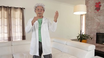 Szúrós pinás pajzán fiatal csajszi mind a kettő likacskája szeretné Thumb