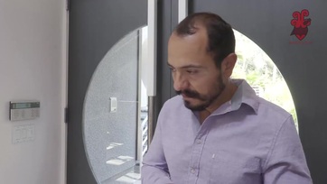 Szeximádó pasas a nője nagy cicis barátnőjét reszeli egy kis kuksizás után Thumb