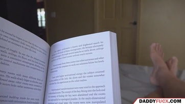 Jopopsijú tini csaj szereti orálisan kényeztetni nevelő apu fütyijét Thumb