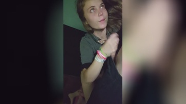 18 esztendős fiatal leányzó cumizza a virslit Thumb