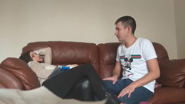 Szende tini fiú döngöli a kanos idős tanárnénit Thumb