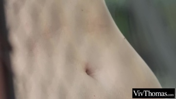 Tini cica kinyalja a barátnőjét Thumb