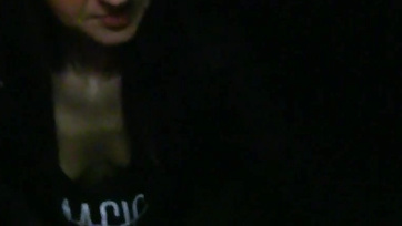 Fiatal magyar cica megfurulyáztatva és megkuffantva Halloween éjszakáján Thumb