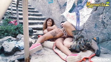 Keményen meghágta a természet ölén a nagyseggű hispán kiscsajt Thumb