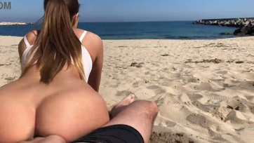 Bevadult a bébi a tengermelléken és rimánkodott hogy sebtében kuffantsam meg a sunáját Thumb