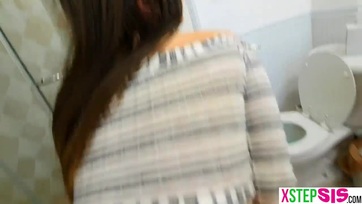 Meggondolatlanul beraktam az ágaskodó faszomat a nagy picsájú mostoha húgom muffjába Thumb