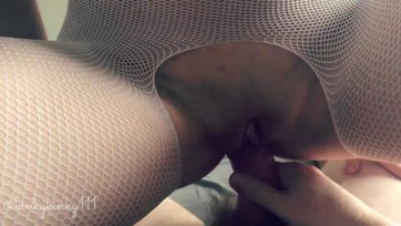 Sorozatban két alkalommal kielégültem mialatt a csábító harisnyaruhás lotyóval enyelegtem az ágyikón Thumb