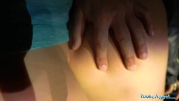 Egy kis gázsival rászedte az anonym ügynök a begyes magyar születésű leányzót hogy megkefélhesse a muffját Thumb