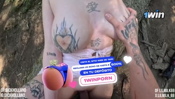 A cukimuki szőkehajú lány megengedte az anyatermészetben hogy megkeféljem és teletöltsem a puncusát Thumb